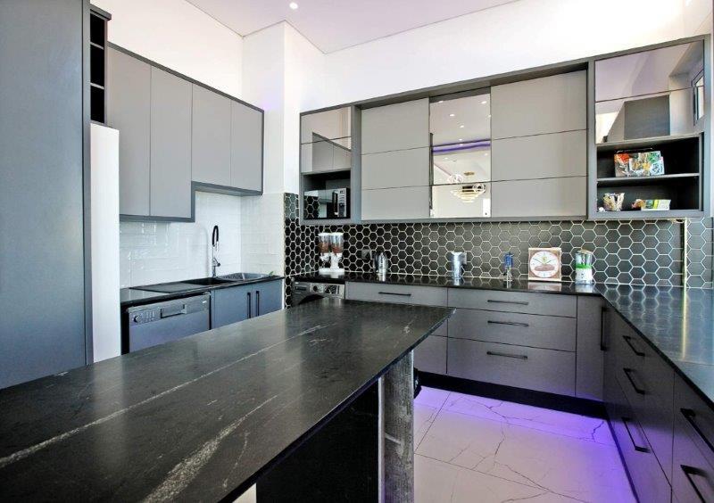 3 Bedroom Property for Sale in Table View Western Cape